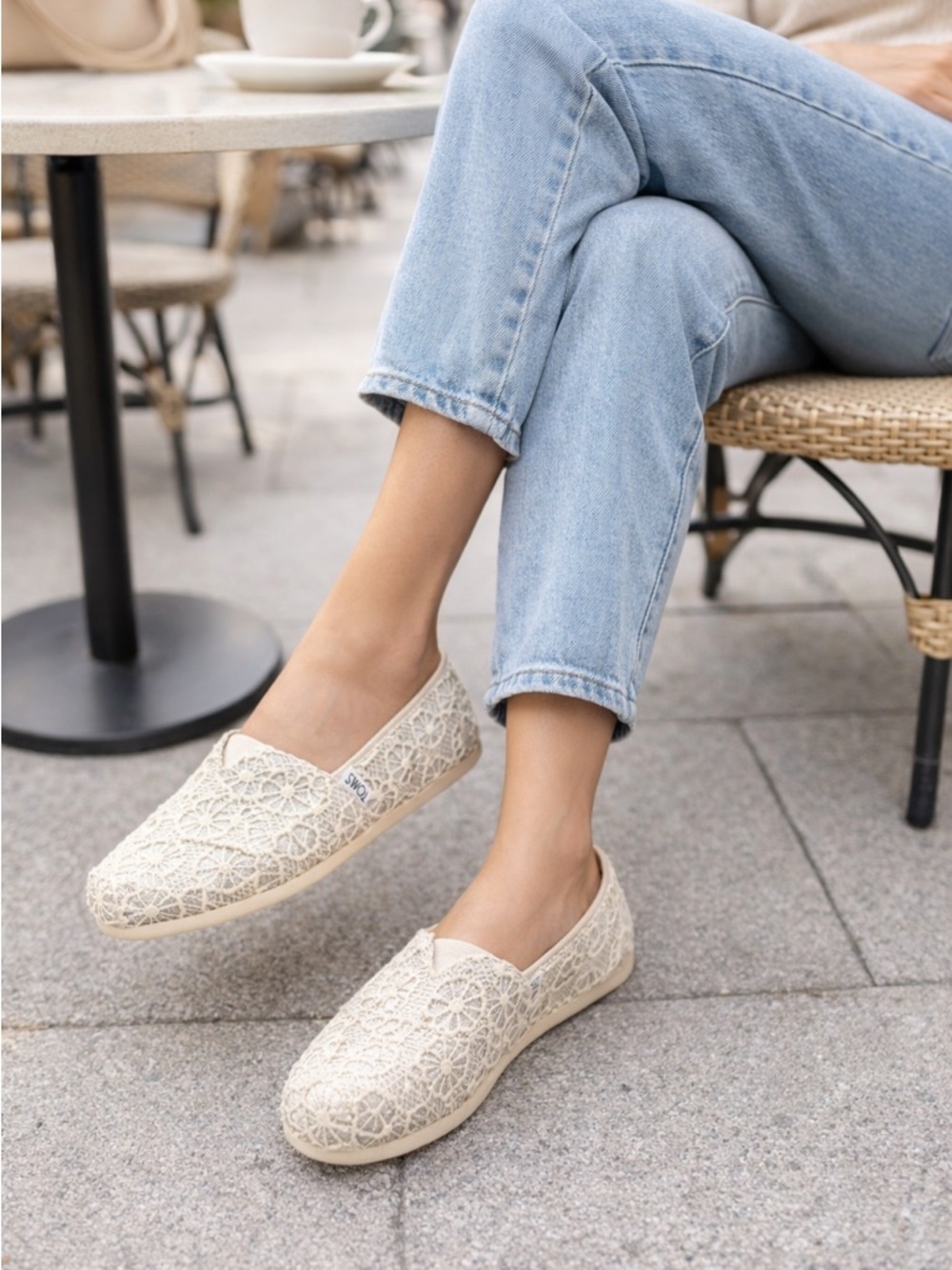 TOMS Lace Slip-On Flats Cream Silver Floral Crochet Casual Summer Shoes size 7
